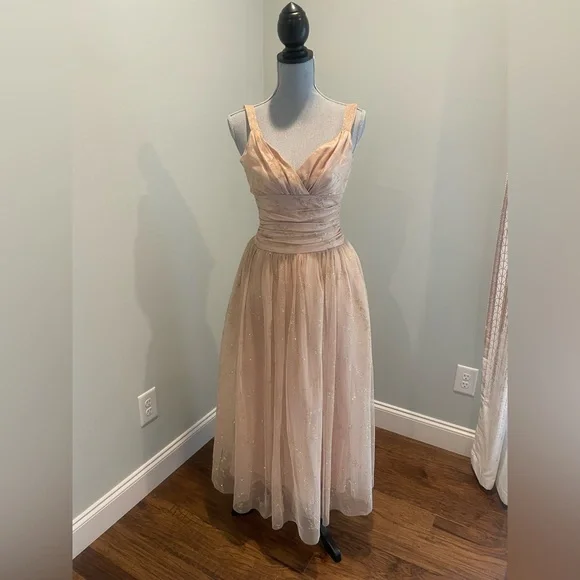 Jessica Mcclintock Dresses | Jessica Mcclintock - Gold Formal Gown - Size 3/4 | Color: Gold | Size: 4 | Byyogagirl's Closet Jessica Mcclintock Dresses | Jessica Mcclintock - Gold Formal Gown - Size 3/4 | Color: Gold | Size: 4 | Byyogagirl's Closet